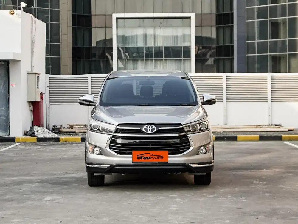 TDP 20 juta !!! Innova Venturer 2.0 AT Bensin 2018 Silver Metalik
