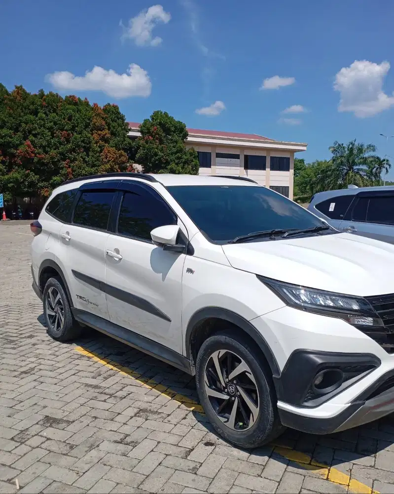 JUAL TOYOTA RUSH TRD S M/T 2021 - PUTIH - PLAT B - MEDAN