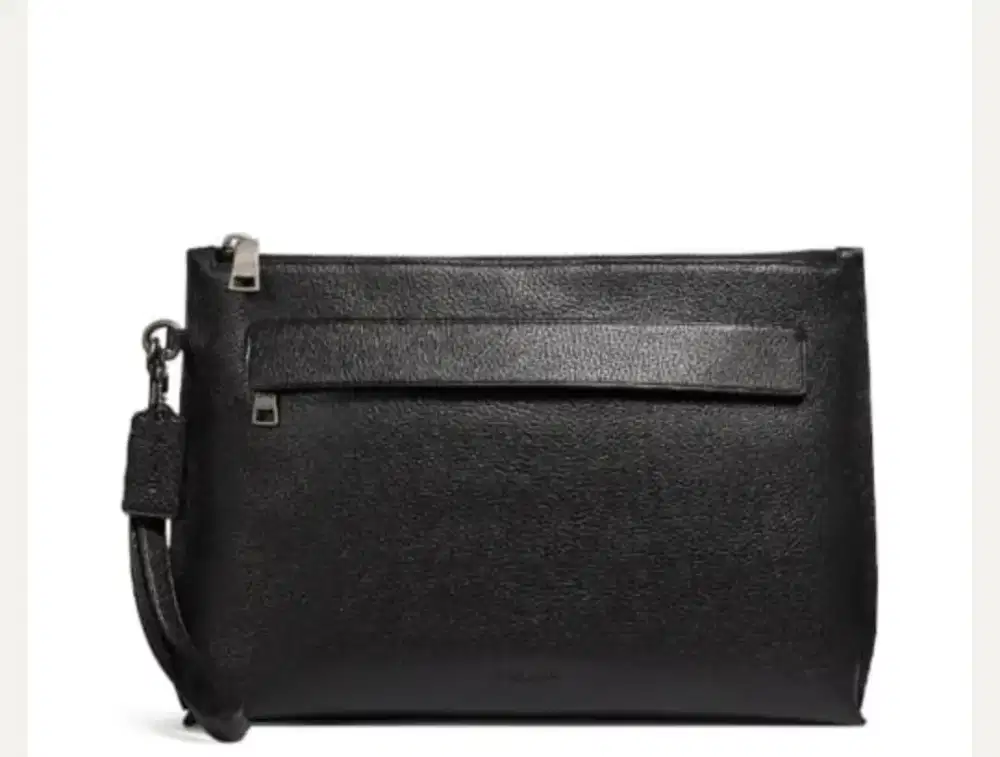 Coach Pouch Pebble Leather Black