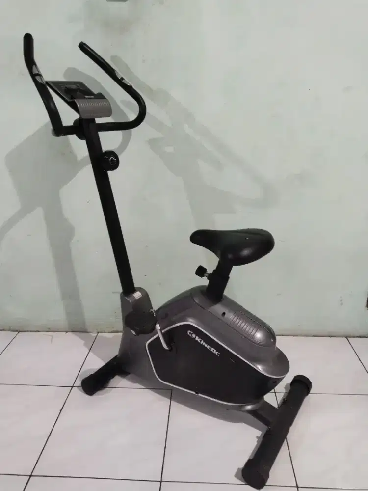 Dijual sepeda statis kondisi semua fungsi normal
