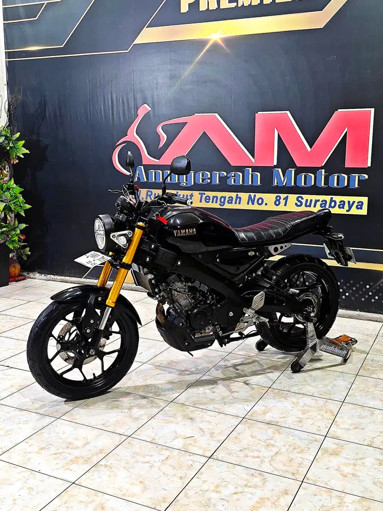 Yamaha XSR155cc black Glosy Km.24rb mulus gold. Anugerah motor rungkut