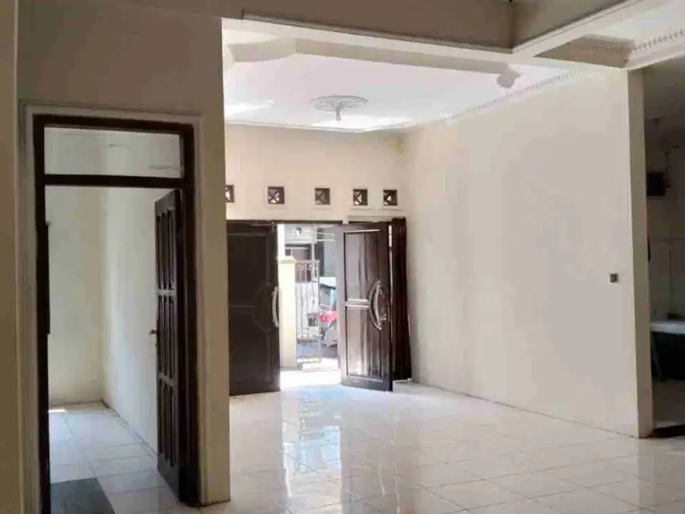 Disewakan Rumah 2 Lantai di Turangga Buah Batu Bandung