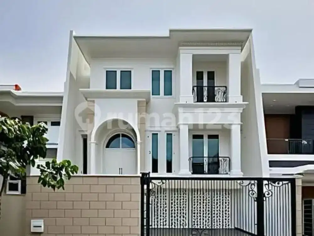 Rumah Modern 3 Lantai SHM Puri Indah - LT 200 LB 450, 4+1 KT, Garasi 3 Mobil, 11 M