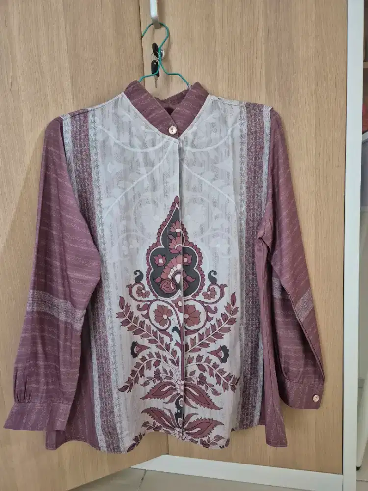 Atasan warna mauve,kondisi msh ok