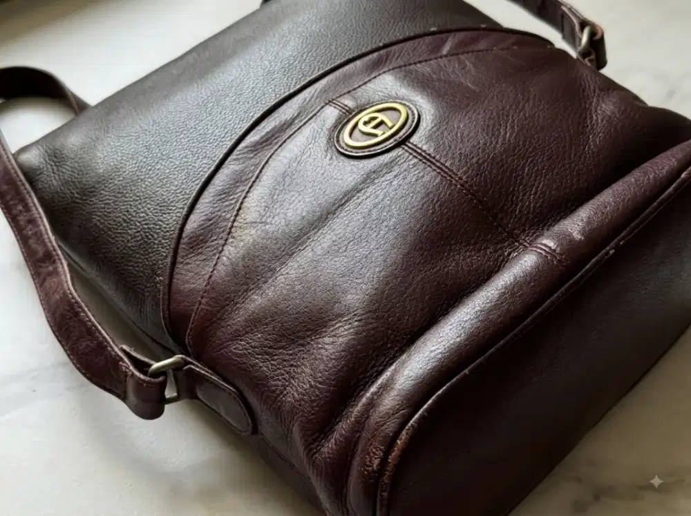 etienne aigner sling bag