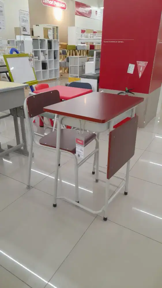 Kursi Sekolah Ergonomis