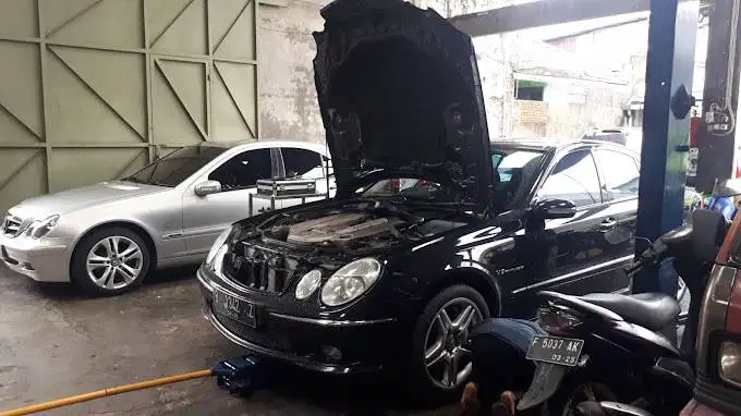 Dibutuhkan Mekanik Dan Asisten Mekanik Mobil
