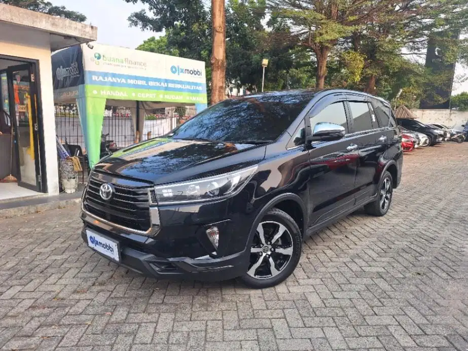 LOW DP Toyota Kijang Innova 2.4 Venturer Solar-AT 2021 PKY