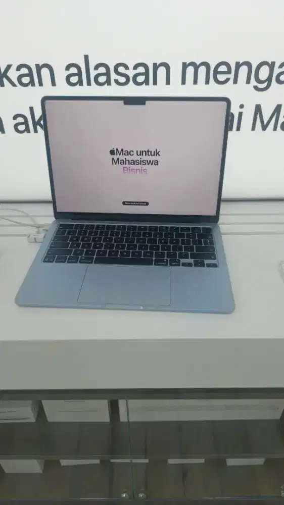 MacBook Air 16/512GB  (13, 6 inci)