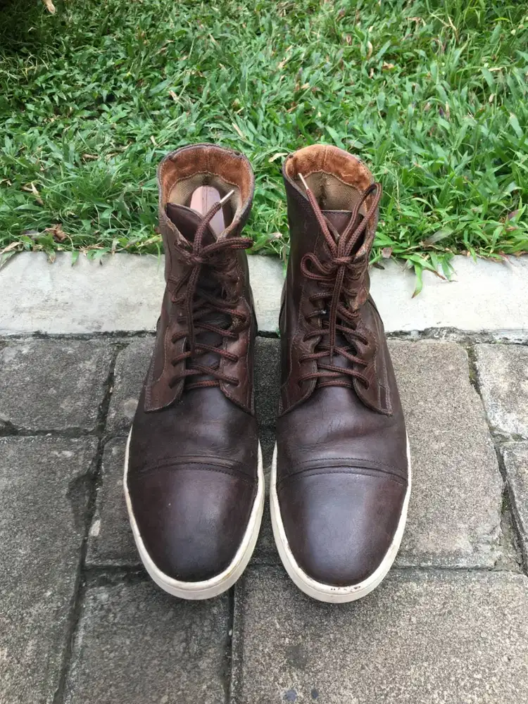 Boots Pria Kulit Coklat Tinggi Sol Putih Size 42 Casual Vintage