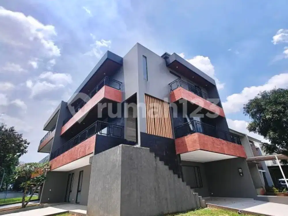 Brand New Rumah Hook Feronia Alam Sutera, 3 Lantai Private Lift, Carport 6 Mobil