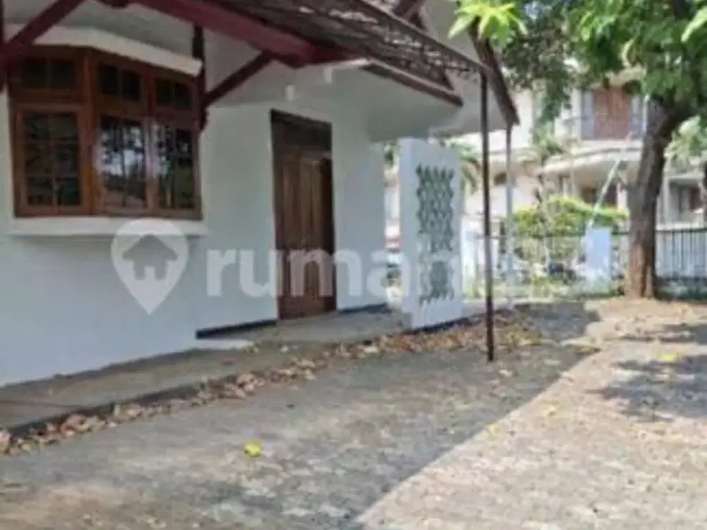 Rumah Hook 2 Lantai LT 400M² Puri Kembangan - 4+1 KT, Carport 3 Mobil