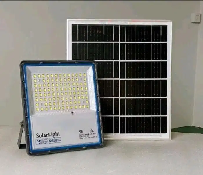 Lampu Sorot Floodlight Solar LED