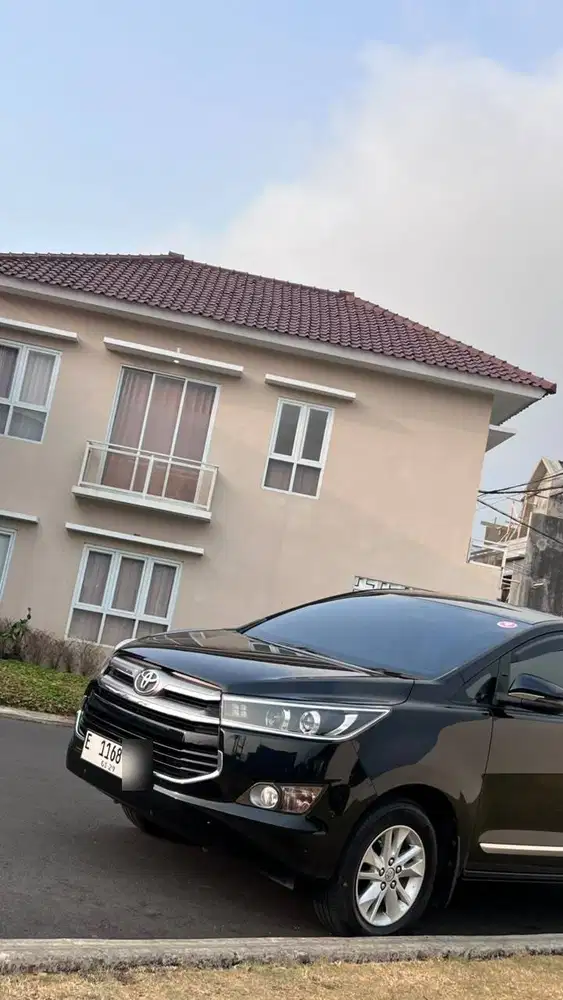 Toyota Innova Reborn 2.4 V Diesel AT 2018 Hitam - Pajak Panjang