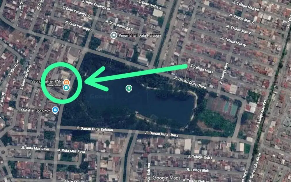 Tempat Usaha yang sangat Strategis, ramai penghuni dan depan Danau