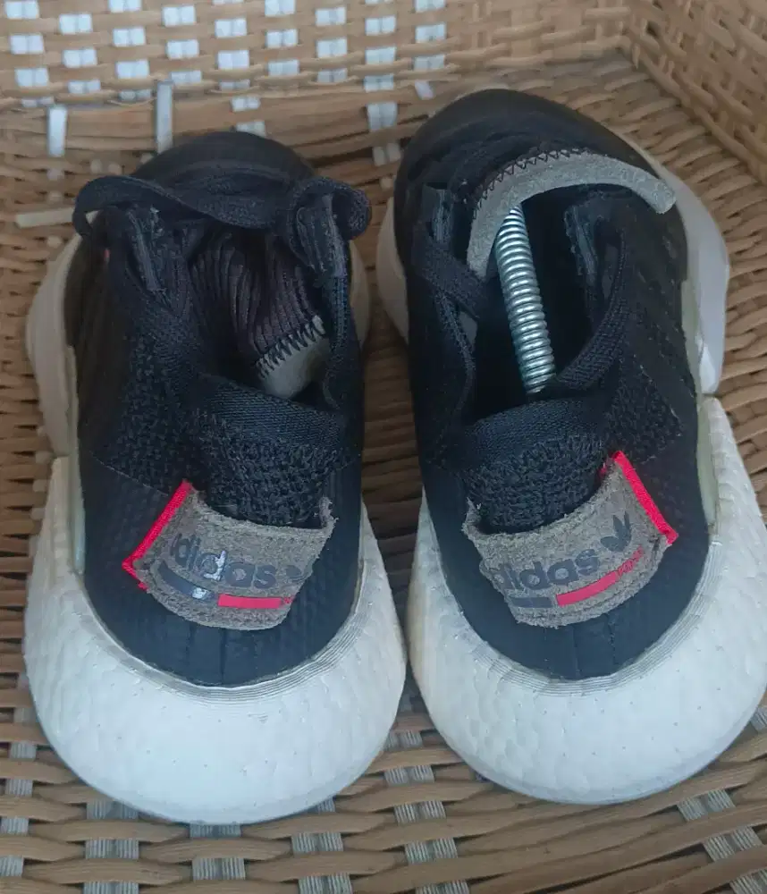 Sepatu Adidas running
