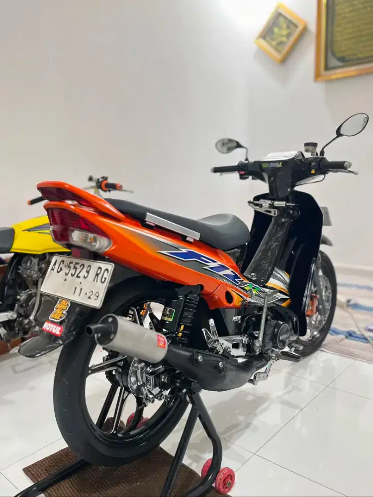 yamaha f1zr oren