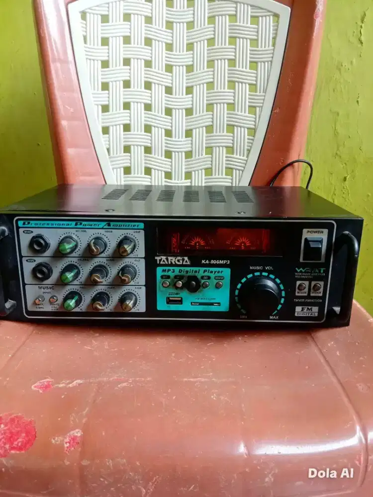 Ampli merk Targa