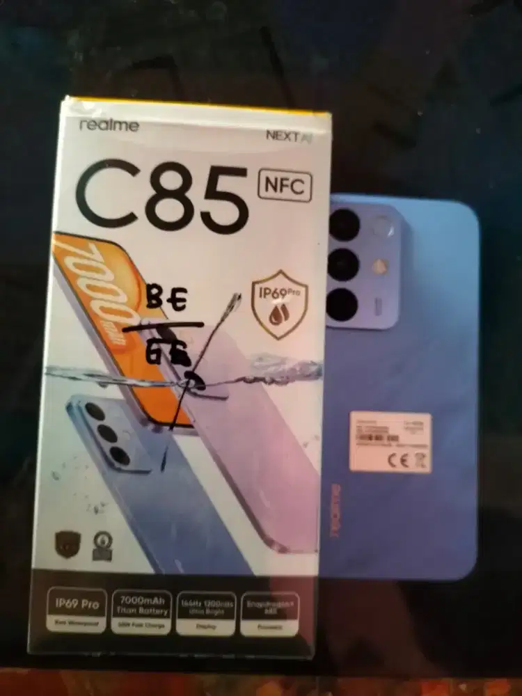 Relme C85 pemakaian 5 bln,.masih baru kotak dan charger bawaan