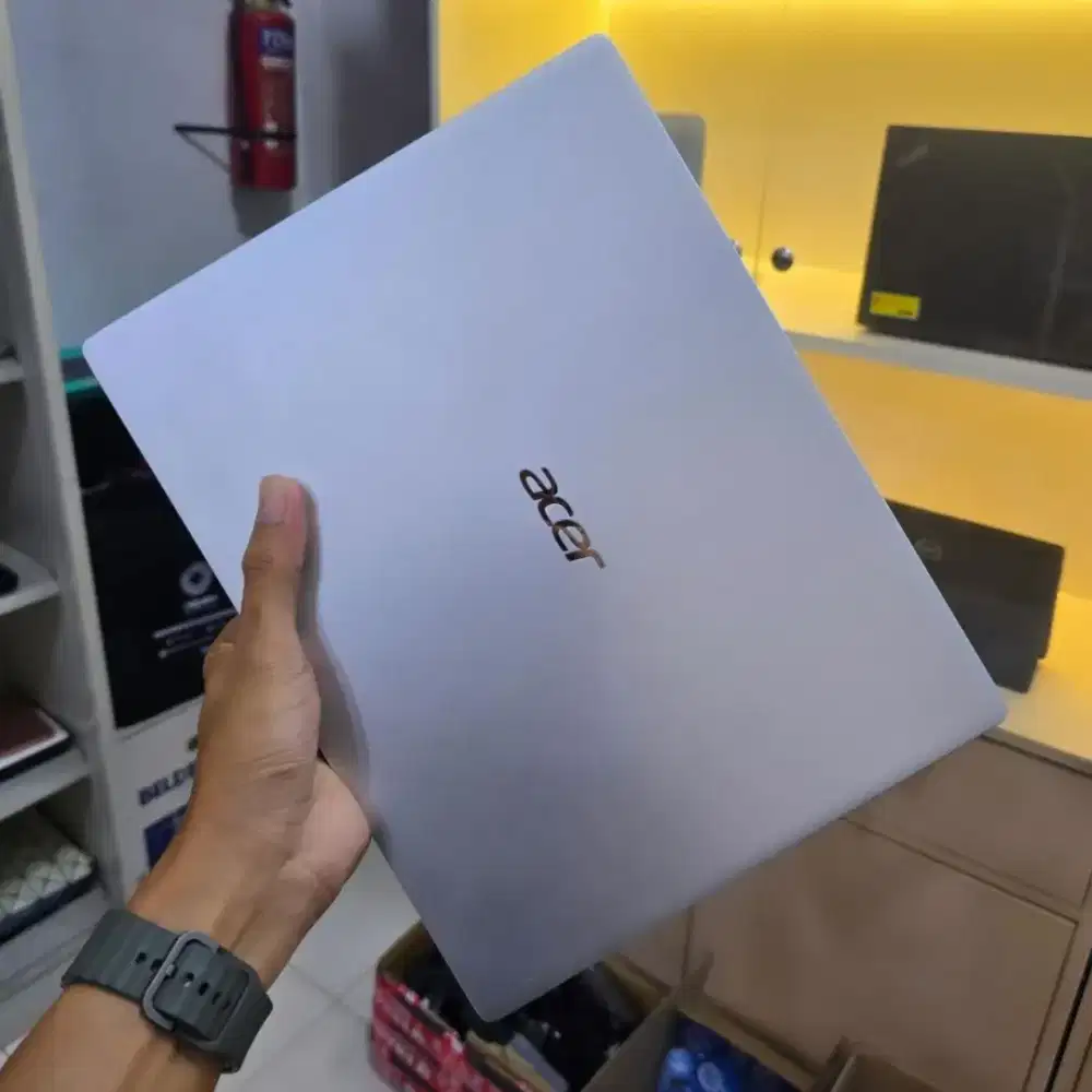 Acer Swift 3 i7 Gen 11 RAM 16GB SSD 512GB Layar 2K Mulus Like New