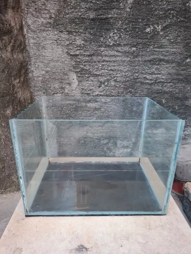 Aquarium Bekas Lebar 33 Cm Tinggi 23cm