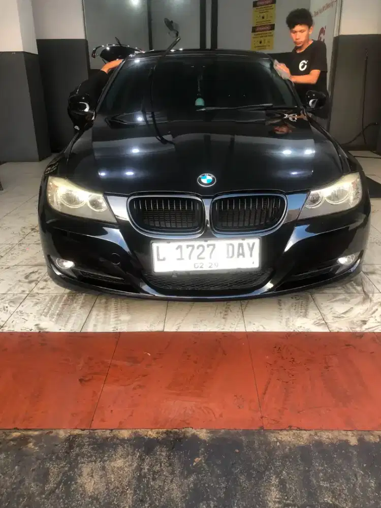 Dijual Mobil BMW 320i