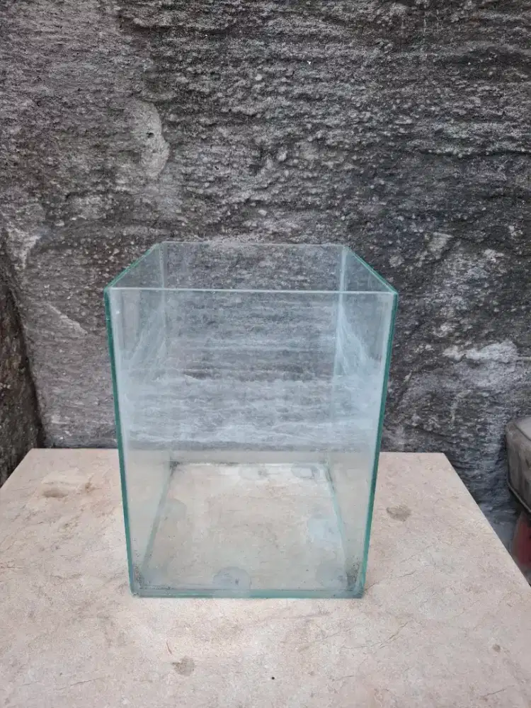Aquarium Bekas Lebar 15 Cm Tinggi 20cm