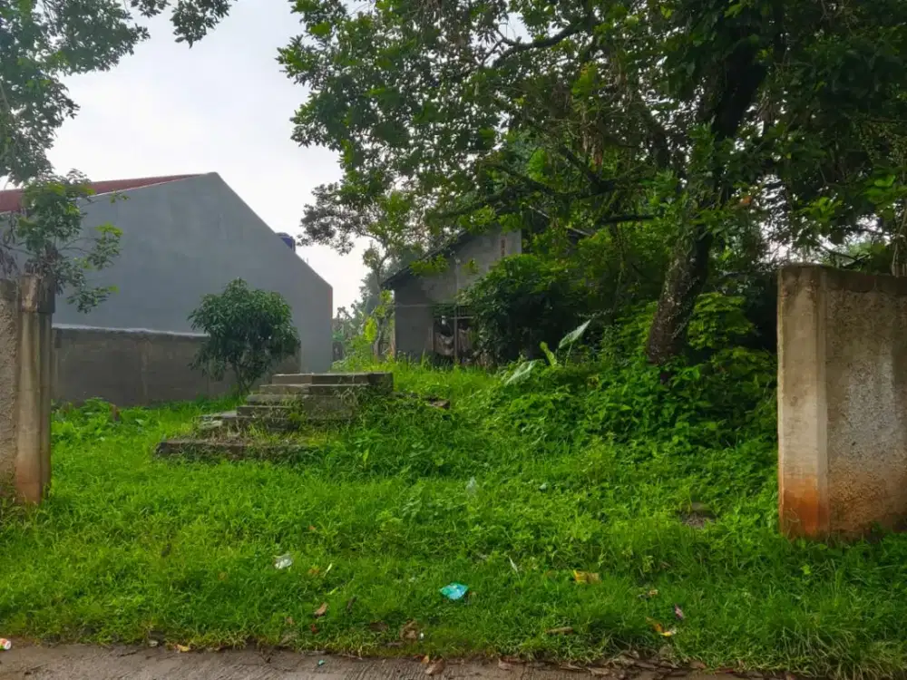 DIJUAL & DISEWAKAN Murah Tanah Luas dan Rumah Tua dengan Lokasi Strategis Dekat Pintu Tol Kota Wisata di Setu, Bekasi