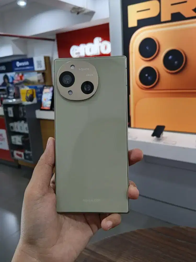 Aquos R10 beige