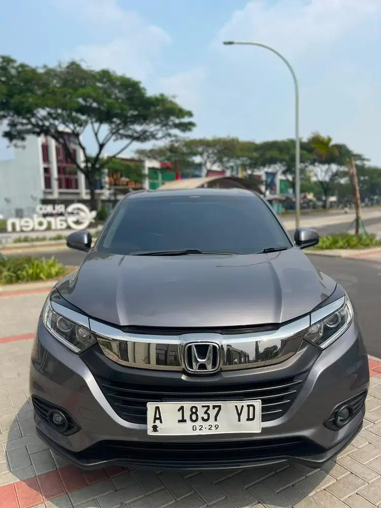 Dijual HRV E 1.5 AT facelift 2019/2018 , abuabu, sangat terawat !