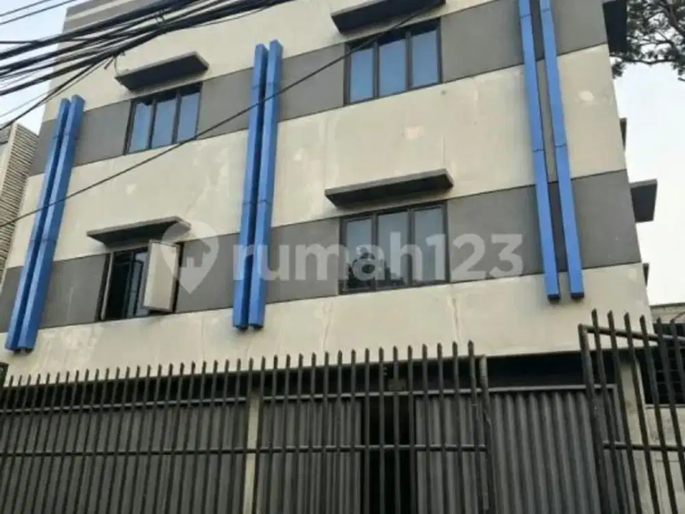 Disewakan Ruko 3.5 Lantai + Rooftop, Bangunan Baru