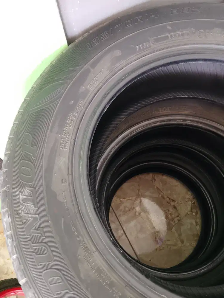 Ban bekas Avanza Dunlop R14 nik 2017, kembangnya masih bagus dan tebal