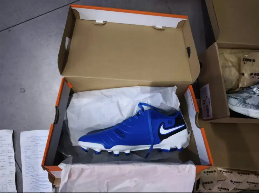 Sepatu bola Nike Legend 10 club FG/mg size 41 biru