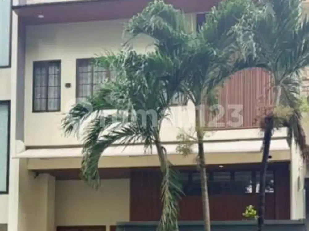 Dijual Rumah Permata Buana 3 Lantai, 4 KT 4 KM, Siap Huni