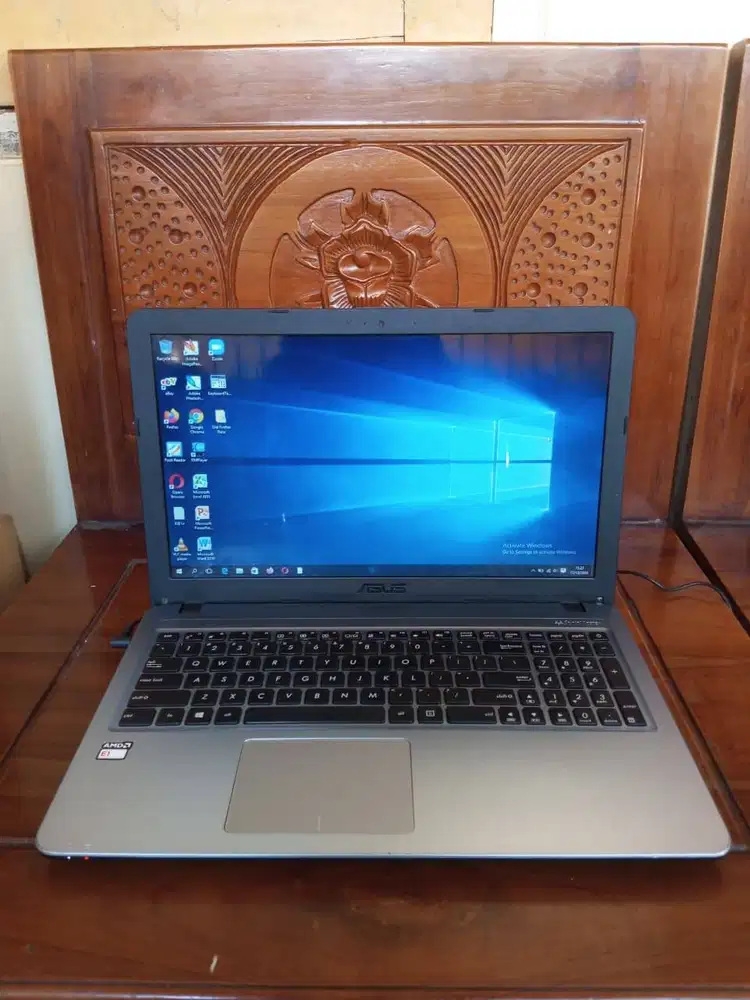 Ready Laptop Asus X540YA  Prosesor AMD E1  Ram 2 GB SSD 128 GB