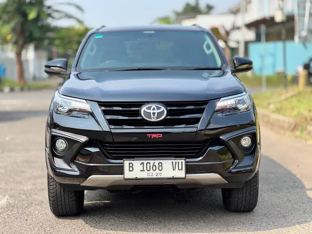 Fortuner SRZ Trd 2.7 At bensin 2019 Hitam (Aha Gallery)