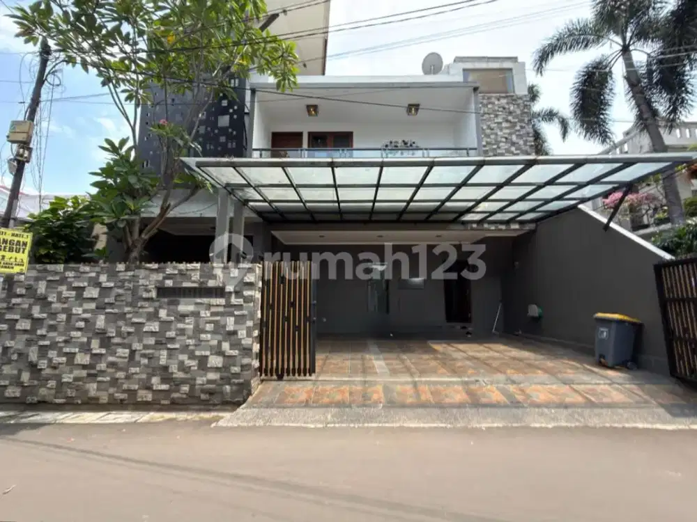 Rumah Siap Huni Ada Kolam Renang Akses Mudah