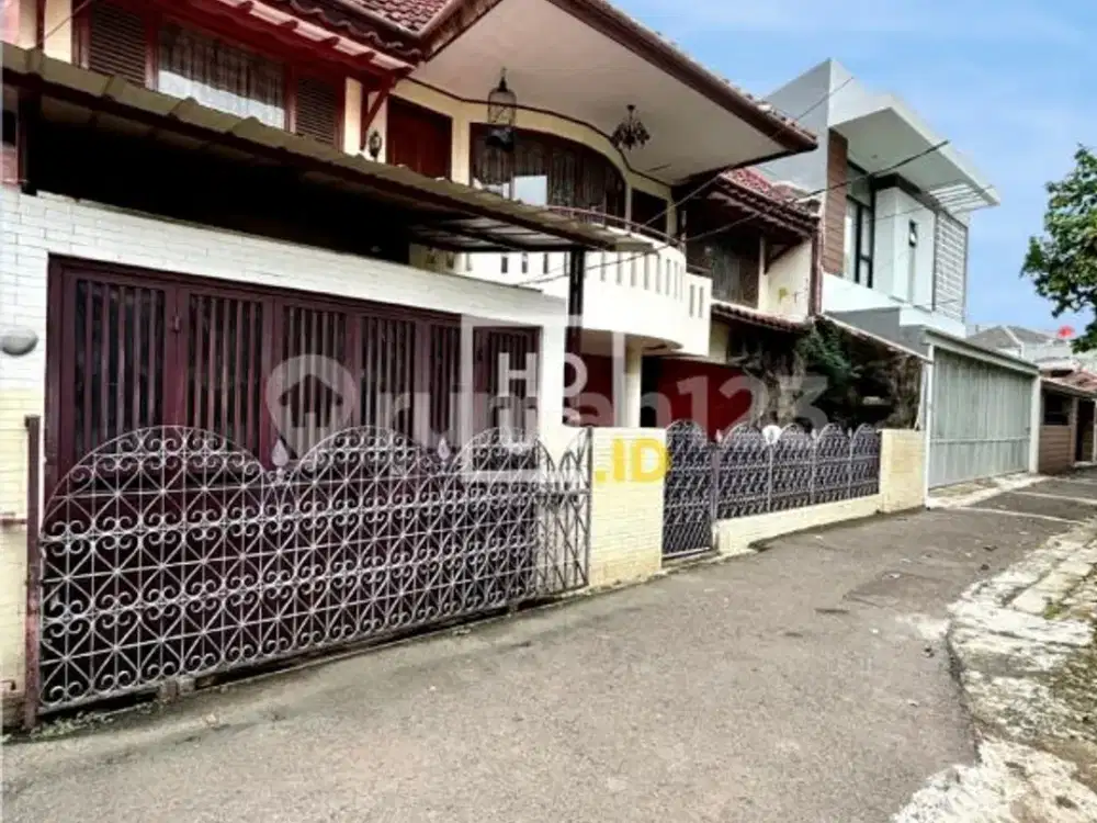 Rumah Siap Huni Depan Taman Akses Mudah
