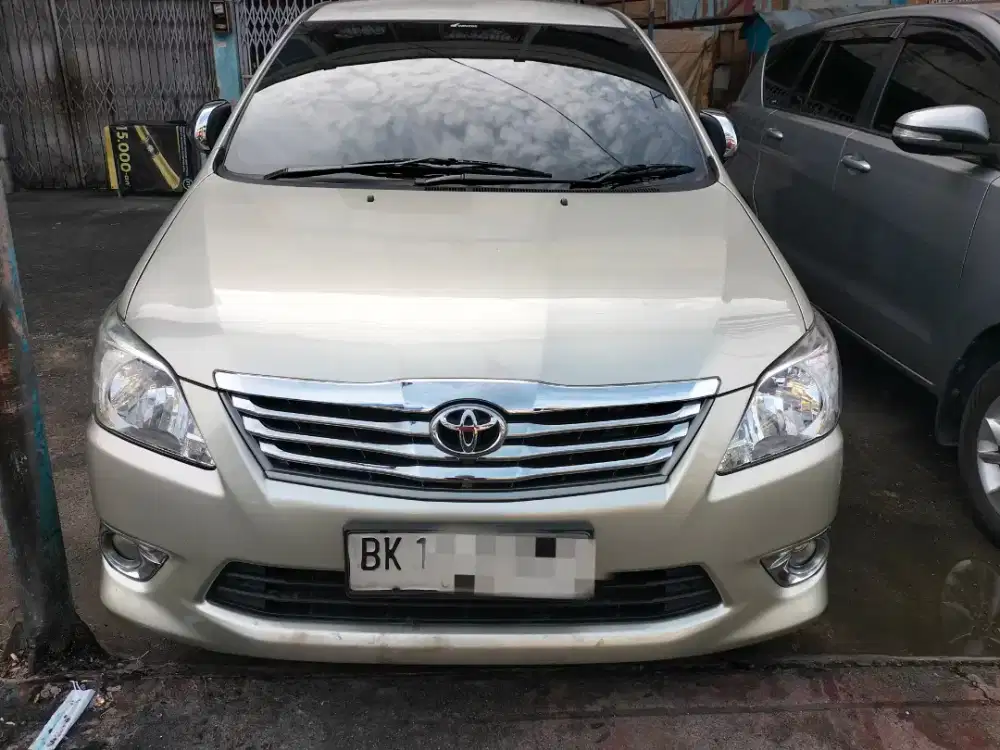 Toyota Innova 2.5 G Solar Diesel AT Matic 2013