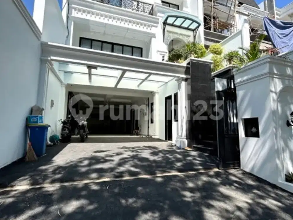 Rumah Sangat Mewah Di View Taman Tebet
