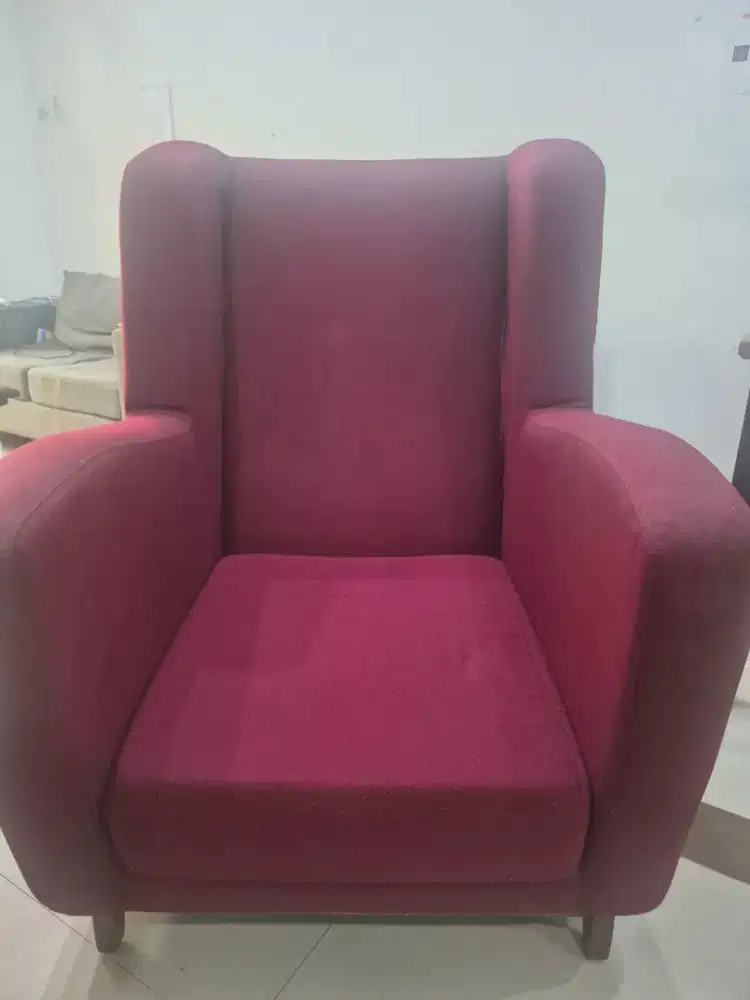 Sofa single seat warna merah tua