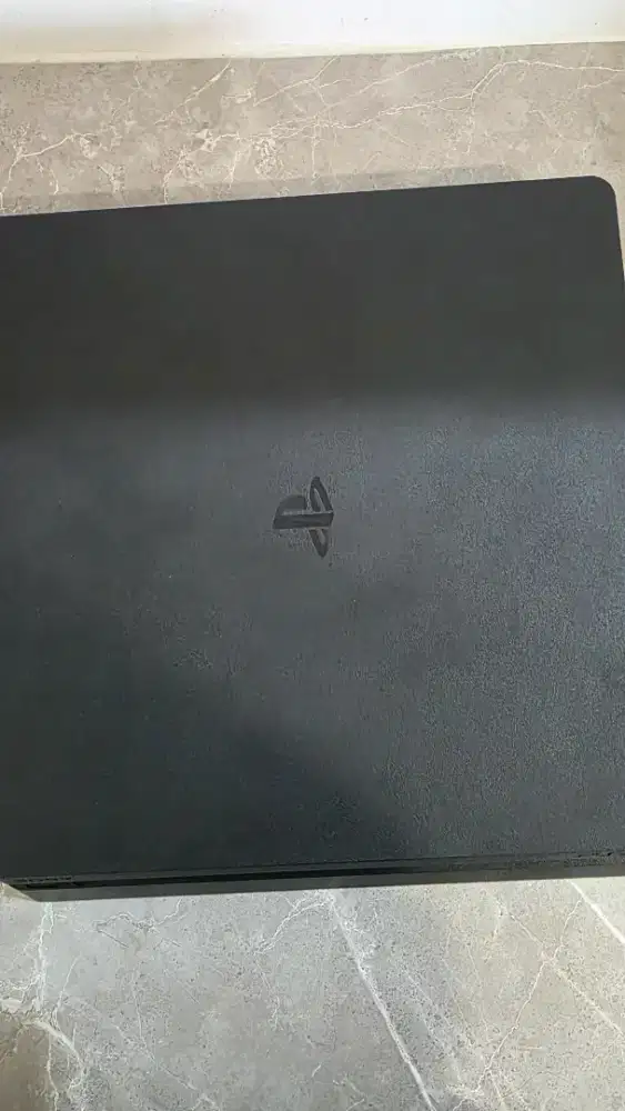Dijual PS4 Slim/Pro 1TB Kondisi Mulus – Siap Main