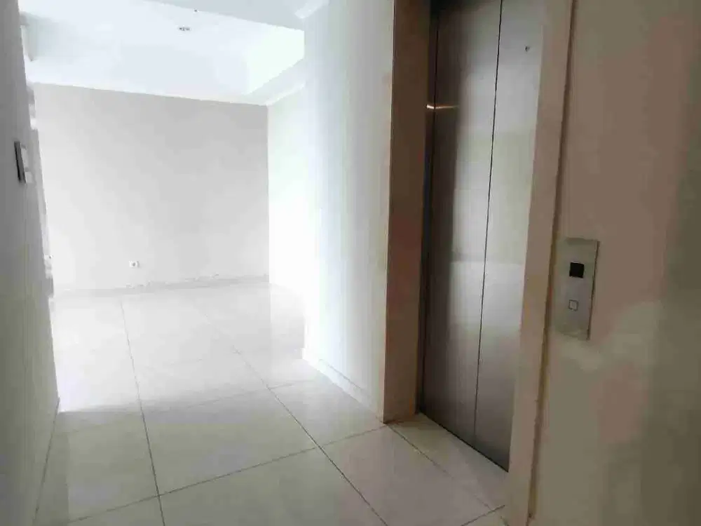 PENAWARAN TERBAIK Condo 3+1 Private Lift Apartemen Taman Anggrek Residences