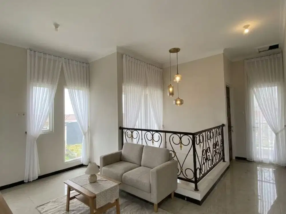 RUMAH READY STOCK 2 LANTAI POSISI HOOK LOKASI SUKUN KOTA MALANG