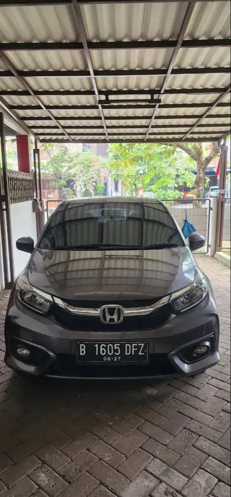 Honda Brio Satya 1.2 E CVT 2022 – KM 18 Ribuan, Abu-abu Metalik