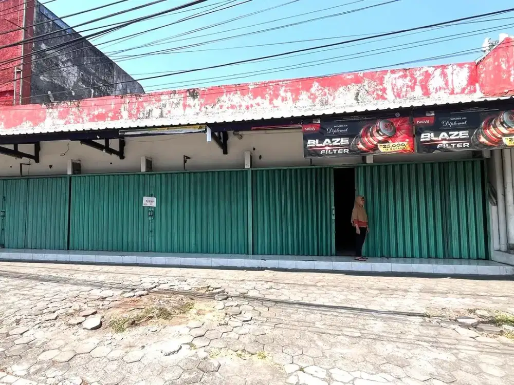 DISEWAKAN RUANG USAHA STRATEGIS – DEKAT KAMPUS UGM, UNY