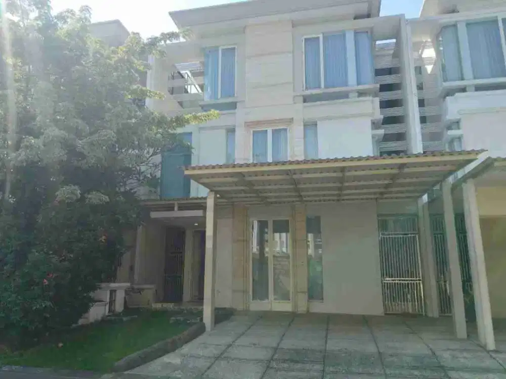 Rumah 2 Lantai Pakuwon Indah