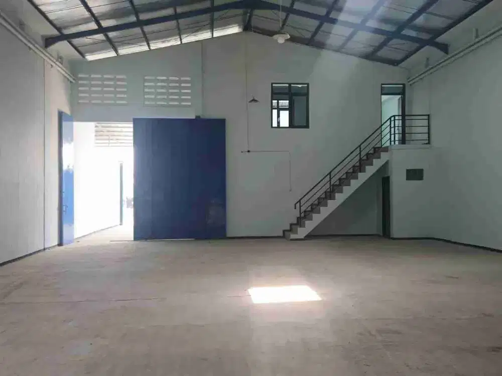 Disewakan Gudang Baru dan Bagus Siap Pakai Akses Double Engkel di dekat Tol Margaasih Kabupaten Bandung