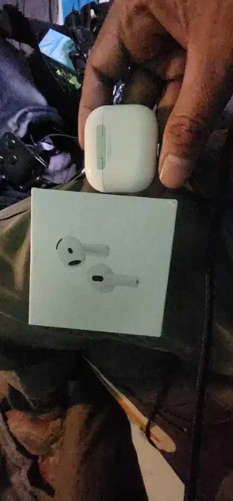 Apple Airpods gen 4 ANC Inter 2024 baru sebulan pakai