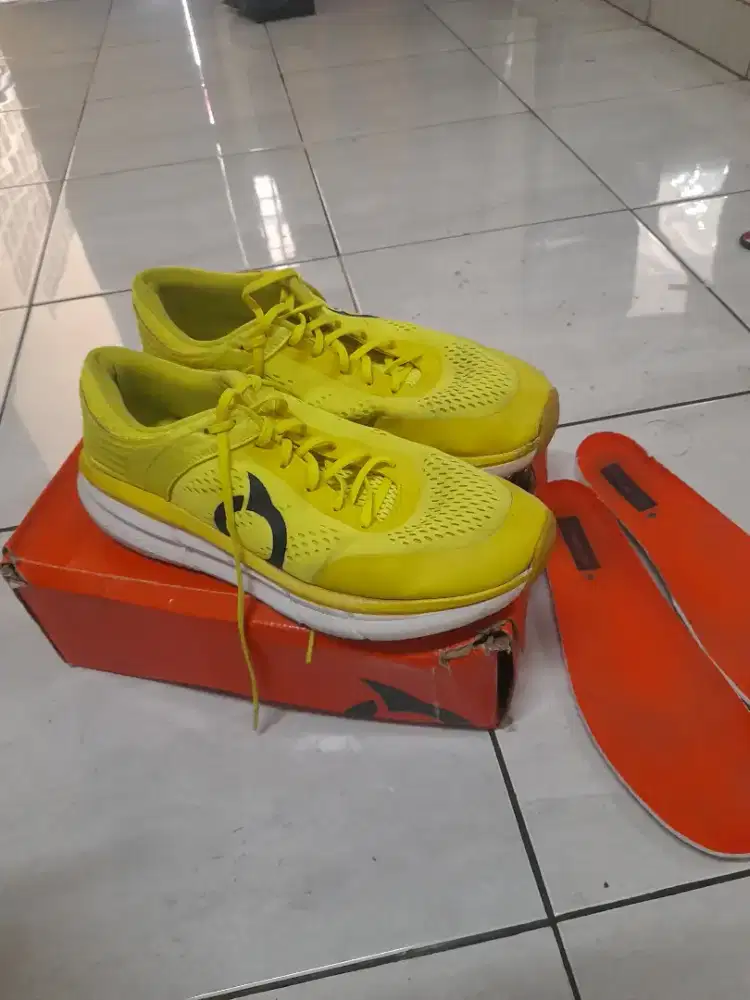 sepatu lari ortuseight hyperglide 1.0
